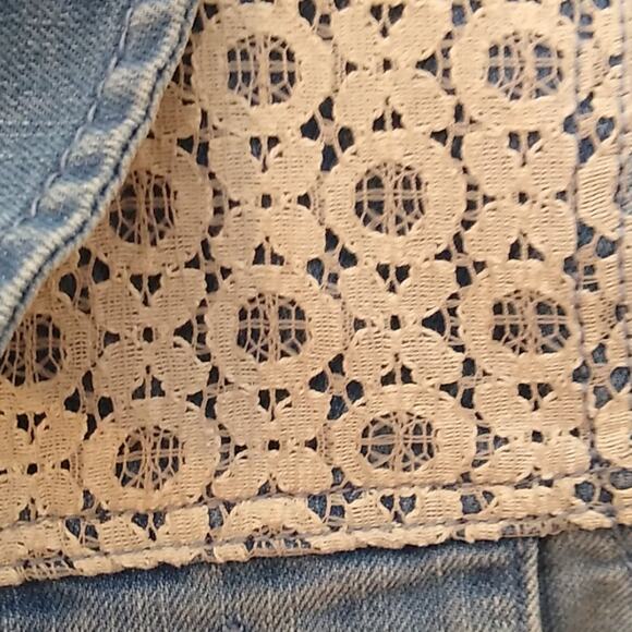 Place girls jean jacket with lace detail. Size M - Picture 3 of 8